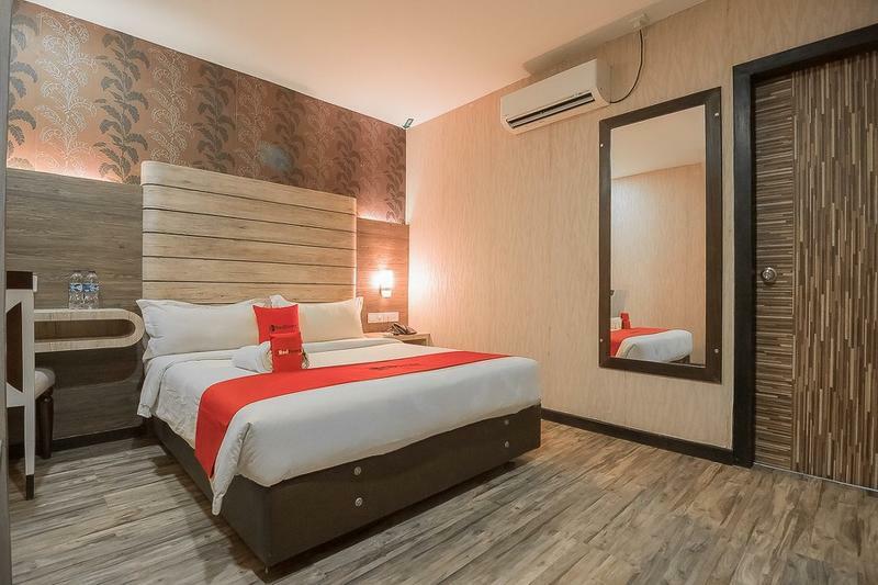 ホテル Reddoorz Near Nagoya Hill Batam エクステリア 写真