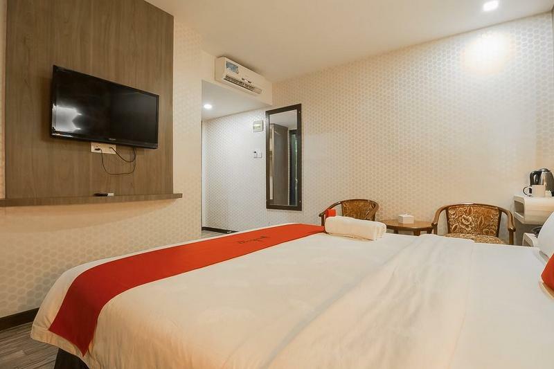 ホテル Reddoorz Near Nagoya Hill Batam エクステリア 写真